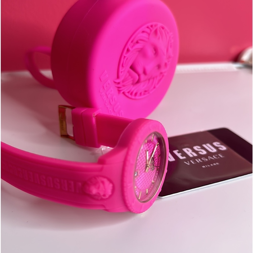 Cute Barbie🌷🌺 Pink Versace Watch NWOT💓💗 - Picture 3 of 5
